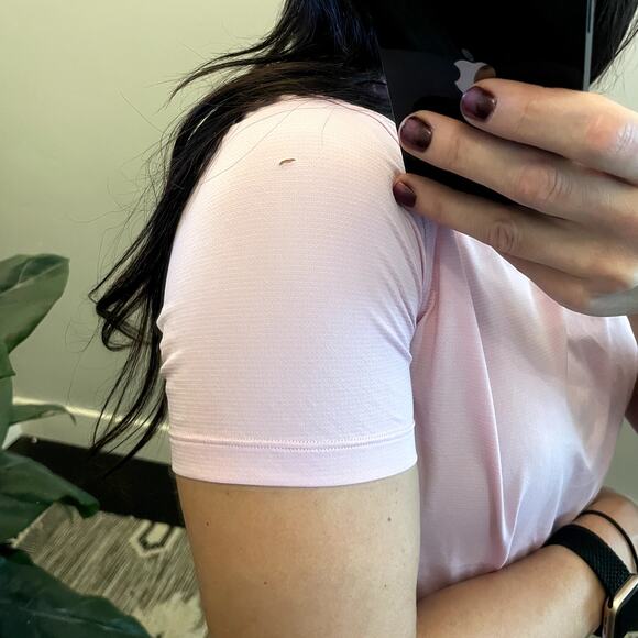 Lululemon Ultralight Waist-Length T-Shirt Purple Crop Tee Women's Size 6 - Picture 2 of 5